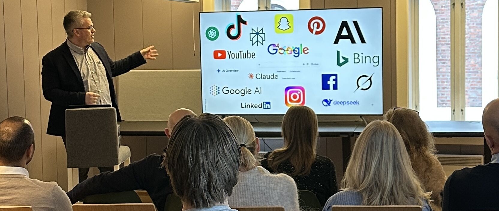 Krister Ross holder foredrag om AI og søk